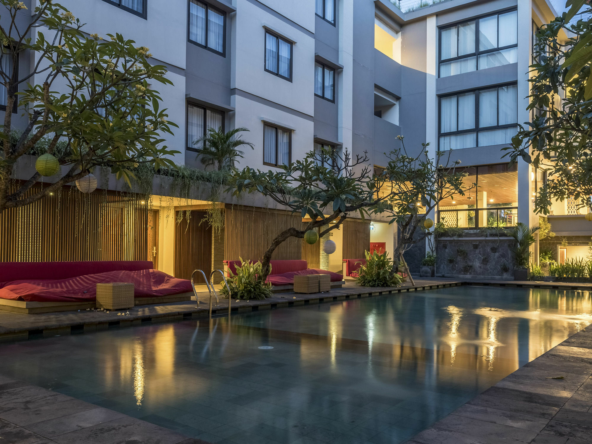 Savvoya Hotel Seminyak Exterior foto
