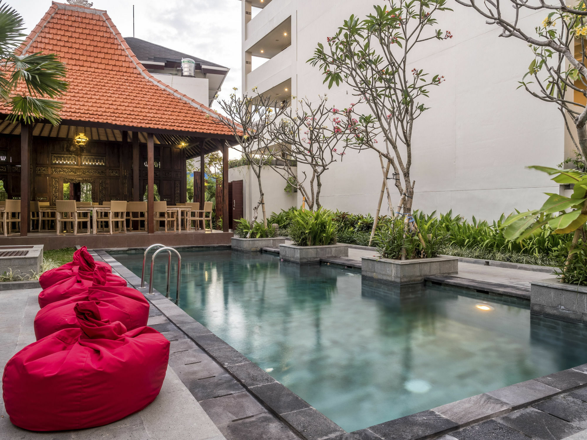 Savvoya Hotel Seminyak Exterior foto